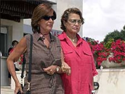 Concha Velasco, a la izquierda, con Carmen Sevilla.