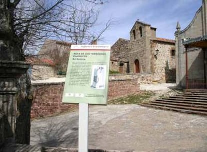 Un panel informativo de la ruta del Cid en Barbatona (Guadalajara).