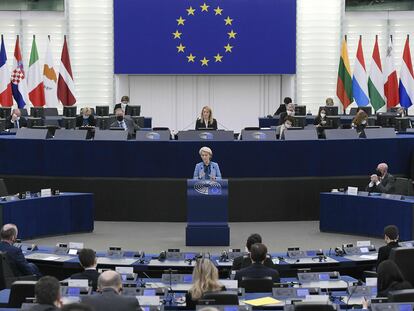 La presidenta de la Comisión Europea, Ursula von der Leyen, en el Parlamento Europeo, el pasado 16 de febrero.