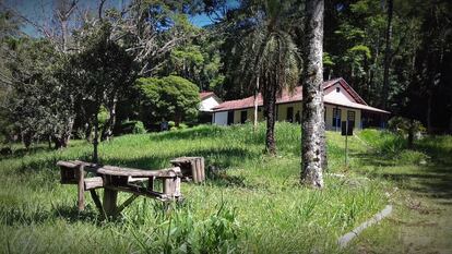 A Casa de Cabangu, residência natal do aviador Santos Dumont, fica na cidade que leva o nome dele na Zona da Mata mineira. Sem dinheiro para conservação e até mesmo para a capina da área externa, o museu corre risco de perder o maior acervo que se tem registro sobre a obra do inventor brasileiro.