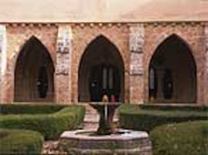 Arcos ojivales en el Monasterio de Piedra, en el claustro que da acceso a las habitaciones del hotel.