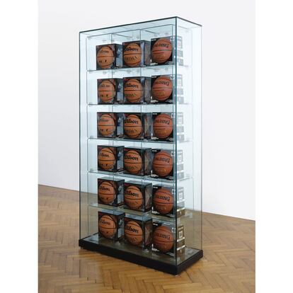 'Three Rows' de Jeff Koons.