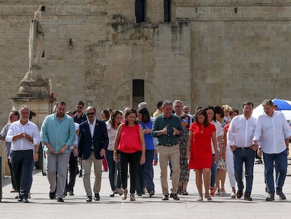 Los barones del PSOE de Canarias, Comunidad Valenciana, Aragón, La Rioja, Baleares, Asturias y Extremadura acompañaron el domingo en Córdoba a Juan Espadas, candidato socialista a la Junta.