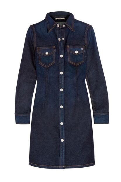 El vestido vaquero del otoño lo firma Alexa Chung para AG Jeans (400 euros).