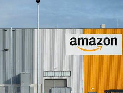 Imagem de um centro da Amazon em Dortmund, Alemanha.