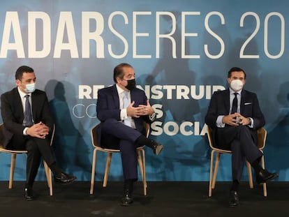 Sergi Biosca (NTT Data), Gabriel Escarrer (Meliá Hotels International), António Calçada (Fundación Repsol) y Ana Sainz (Fundación Seres), durante uno de los paneles desarrollados en RadarSeres 2021.