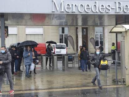 Salida de los trabajadores de Mercedes en Vitoria.