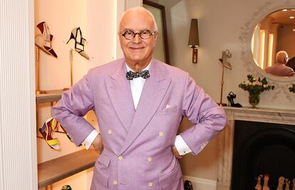 Manolo Blahnik, retratado en 2016 en su tienda londinense de Burlington Arcade.