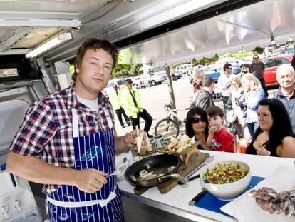 Jamie Oliver, durante una de sus campa&ntilde;as de comida sana.