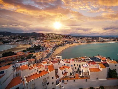 Vista de Peñíscola (Castellón) desde el castillo del Papa Luna.