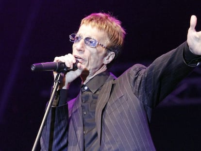 Robin Gibb, inconfundible falsete de los Bee Gees