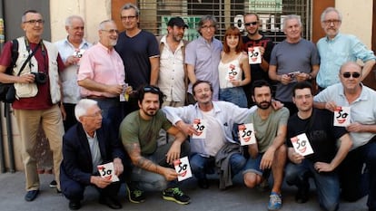 Foto de familia de los premios de la cartelera Turia, con Juan Diego, David Trueba y Raimon, entre otros. 