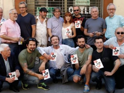 Foto de familia de los premios de la cartelera Turia, con Juan Diego, David Trueba y Raimon, entre otros. 