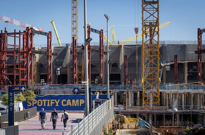 Las obras de reforma del Camp Nou en Barcelona.