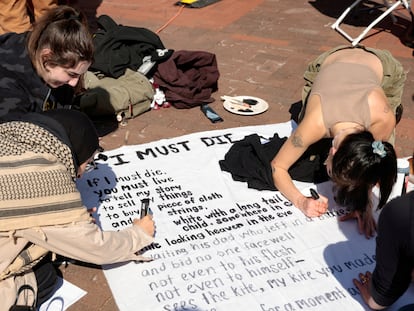 Estudiantes de la Universidad de Michigan, en una concentración contra la guerra en Gaza, en el campus de Ann Arbor, el 25 de abril.