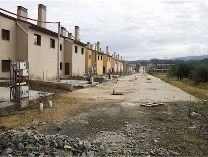 Costa Miño Golf, in Miño (A Coruña), was started in 2002 by Martinsa Fadesa and became one of the symbols of the burst property bubble in Galicia.