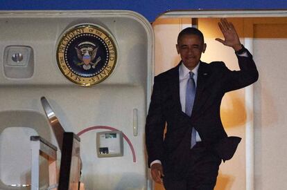 El president Obama en la seva arribada a Londres aquest dijous a la nit.