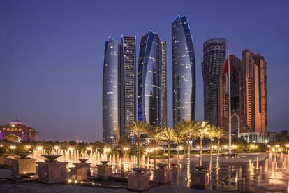 Vista de las Etihad Towers, en Abu Dabi. / 