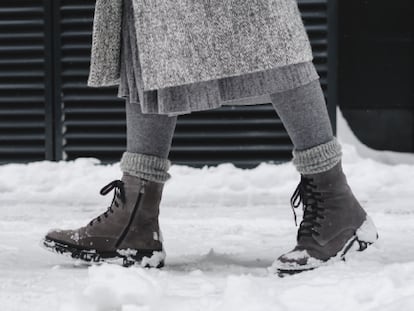 Los calcetines térmicos ayudan a mantener los pies calientes y secos cuando llega el invierno. GETTY IMAGES.