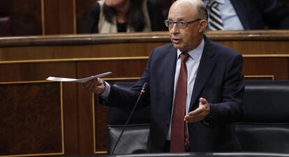 El ministro de Hacienda, Crist&oacute;bal Montoro, en el Congreso