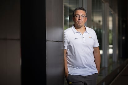 Jordi Valls, seleccionador femenino de waterpolo, en el CAR Sant Cugat.