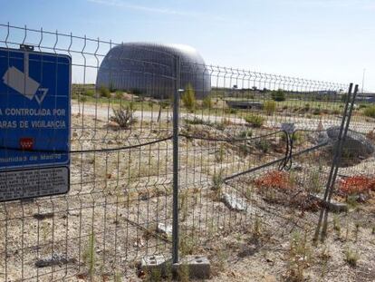 El edificio destinado al Anat&oacute;mico Forense de Madrid, en el secarral de Valdebebas.