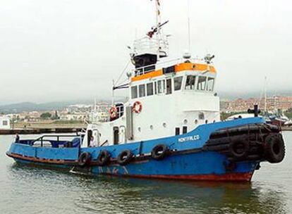 Imagen de archivo del Montfalcó, el barco que halló a los 'sin papeles' cuando se dirigía a Malta para depositar su carga de alevines de atún.