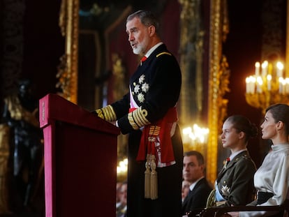 El rey Felipe VI pronunciaba su discurso este sábado, acompañado de la reina Letizia y la princesa Leonor, durante la recepción en el Palacio Real, con motivo de la Pascua Militar.