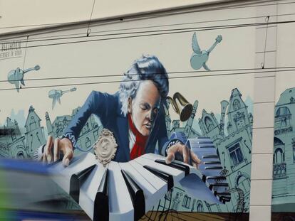 Un mural dedicado a Beethoven en un edificio de Bonn (Alemania) con motivo de los 250 años de su nacimiento.