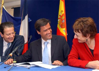 El ministro de Justicia Juan Fernando López Aguilar, junto a sus homólogos francés y alemán hoy en Bruselas.