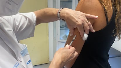 La unidad de Alergia a veneno de avispas y abejas del Hospital Regional de Málaga vacuna a 40 pacientes nuevos cada año.