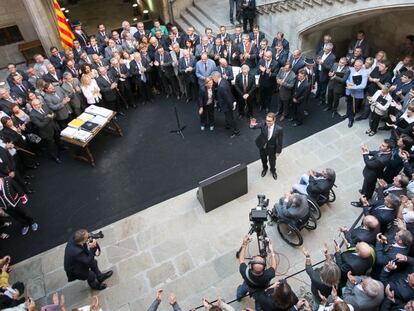 Artur Mas con los alcaldes independentistas en la Generalitat.