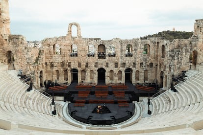 El Odeón de Herodes Ático, en Atenas, se convirtió en escenario para el espectáculo de Louis Vuitton.