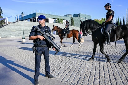 Temor a un atentado islamista en Navidad en Europa: Fuerte presencia de la policia en las calles con más aglomeraciones