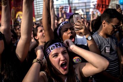 Mulheres no protesto em São Paulo.