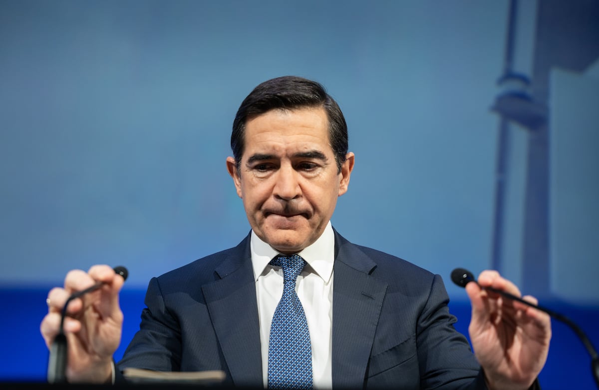 El BBVA acepta la derrota en la opa sobre el Sabadell y retoma un reparto masivo de dinero a sus accionistas