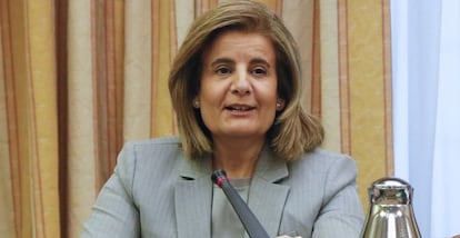 La ministra de Empleo y Seguridad Social, Fátima Báñez, durante su comparecencia para explicar la situación de las cuentas de la Seguridad Social.