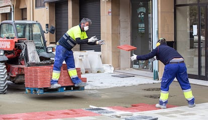 Trabajadores de la construcción en Logroño el 14 de abril.