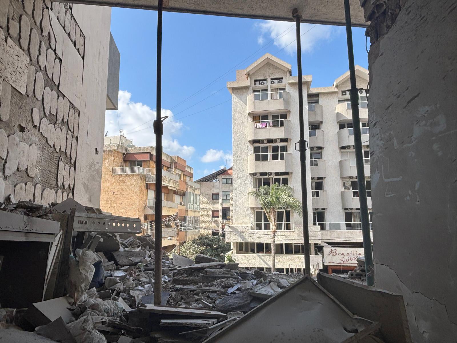 Imagen del hotel Comfort, afectado por los ataques israelíes, en el municipio de Baabda (Líbano).