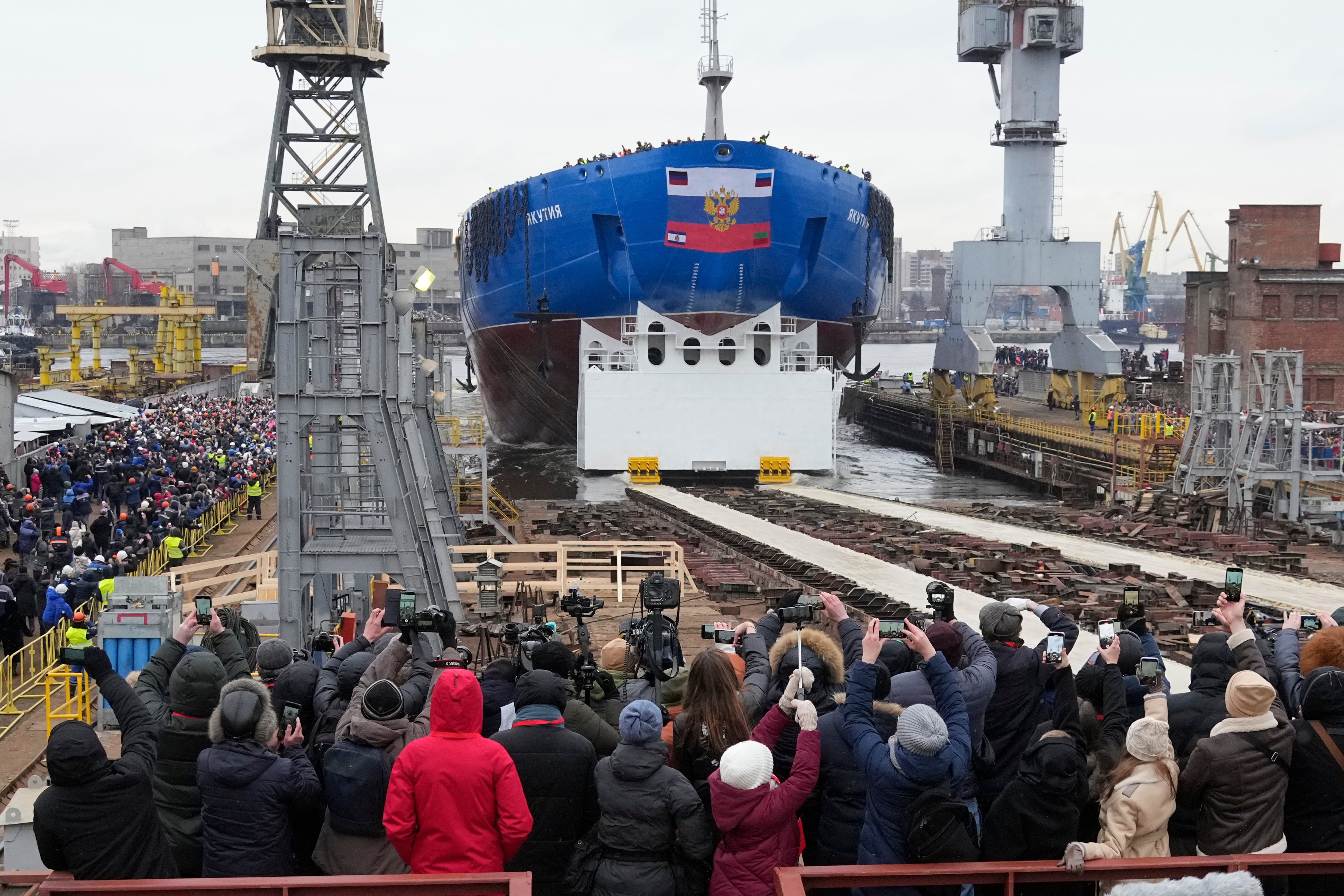 Botadura del rompehielos nuclear ruso 'Yakutia', en San Petersburgo a finales de 2022.