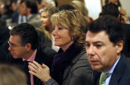 Esperanza Aguirre, Ignacio González y Francisco Granados se reúnen en Getafe con militantes de su partido.