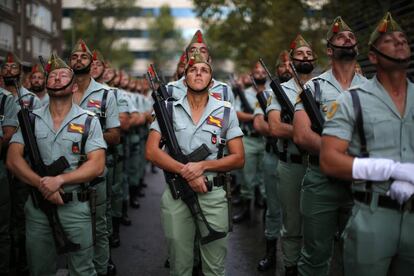 Miembros de La Legion, antes del desfile.