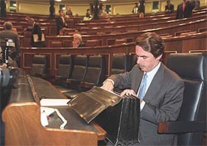 Aznar, momentos antes del pleno extraordinario del Congreso.