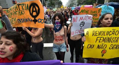 Mulheres protestam na Marcha das Vadias, no ultimo dia 24, 2014. 