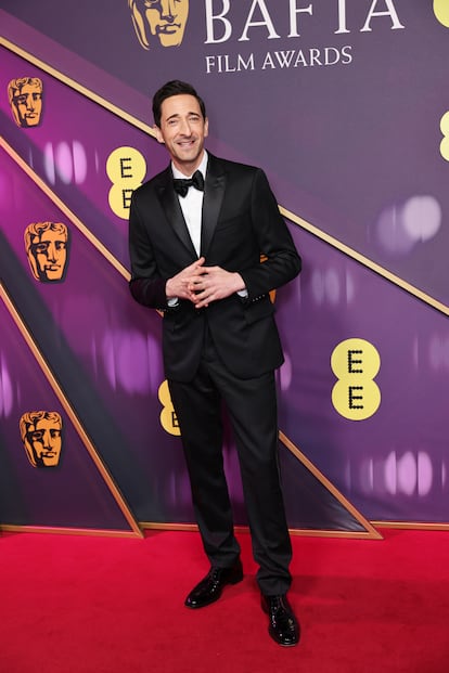 Adrien Brody se llevó el premio a mejor actor por 'El brutalista' y lo recogió con este esmoquin de J.Crew.