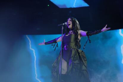 Naiara, interpretando 'Sobreviviré', de Mónica Naranjo, en la final de 'OT 2023'.