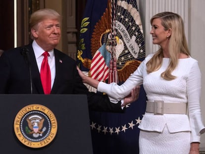 El presidente de Estados Unidos, Doland Trump, junto a su hija Ivanka en la Casa Blanca el pasado 11 de octubre. 