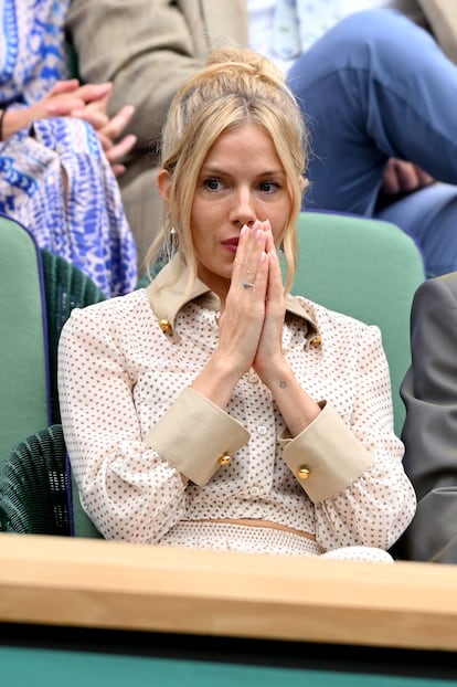 La actriz y modelo, Sienna Miller, disfrutó (y también sufrió) del noveno día del campeonato de tenis. 