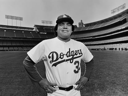 El lanzador de los Dodgers, Fernando Valenzuela, en 1981 en Los Ángeles, California.