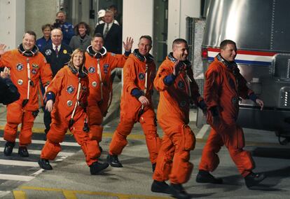 Una tripulación de seis astronautas